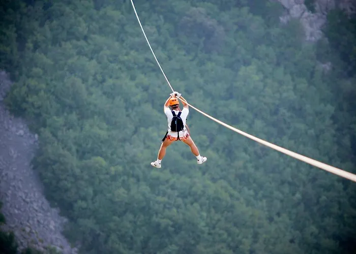 Sladojevic 公寓 奥米什