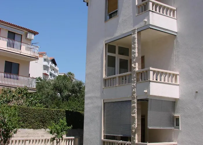 公寓 Sladojevic 奥米什