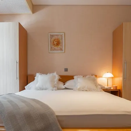 Sladojevic أوميس