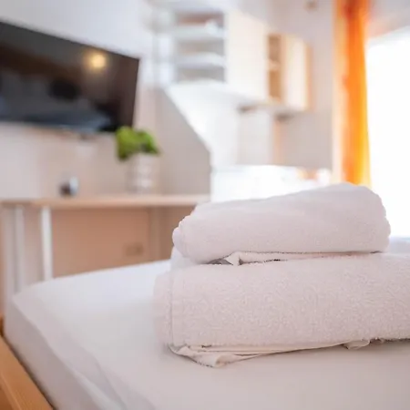 Sladojevic شقة أوميس